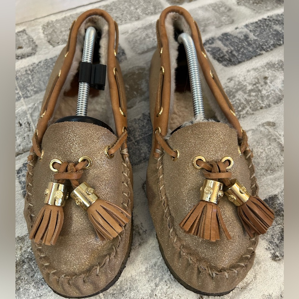 Tory Burch Dee Dee Suede & Shearling Moccasin Slippers Metallic Tan